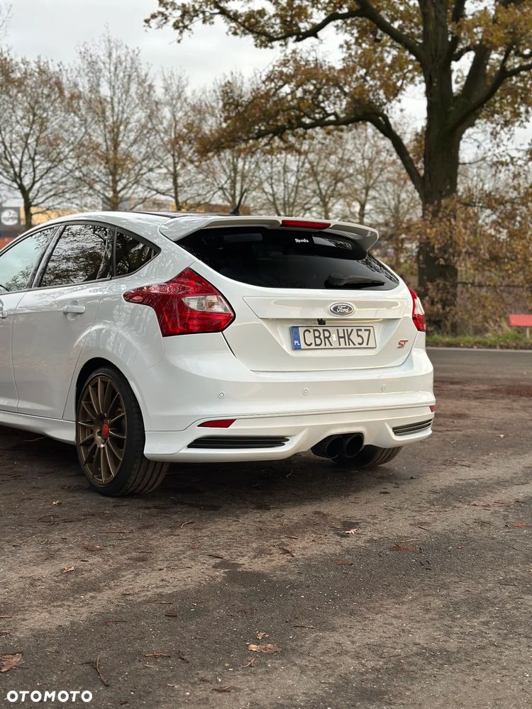 Ford Focus ST - 5
