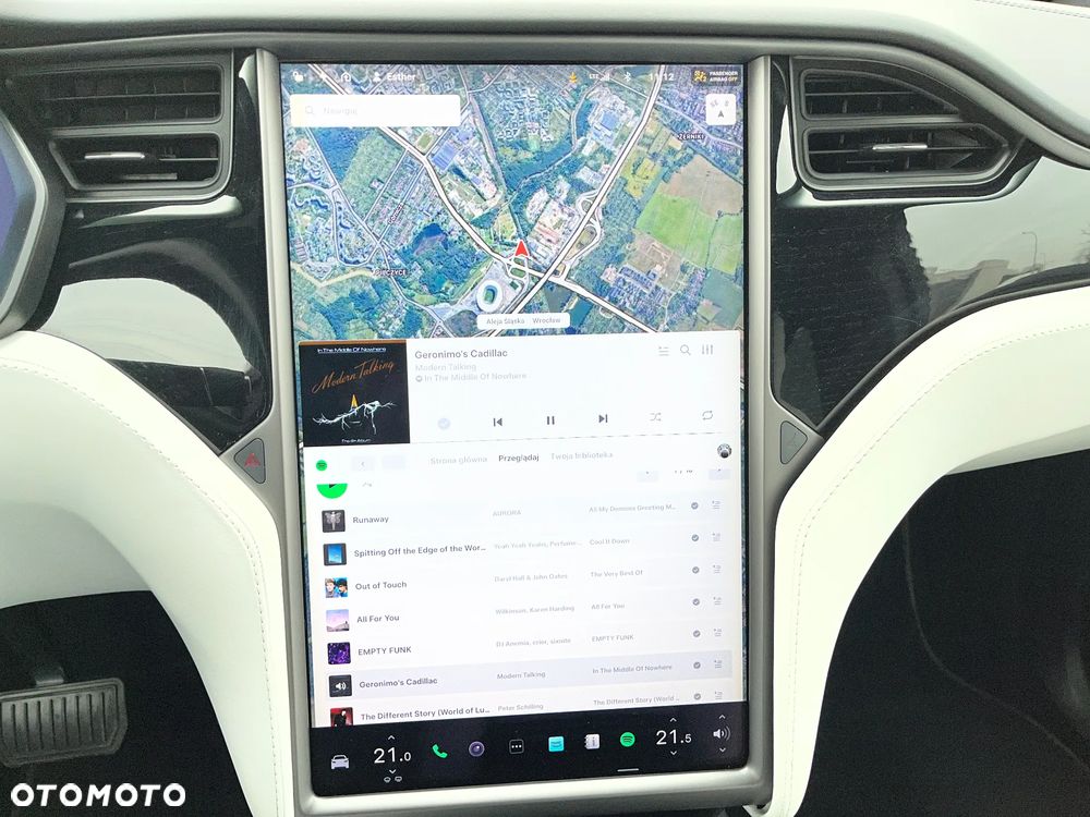 Tesla Model X - 15