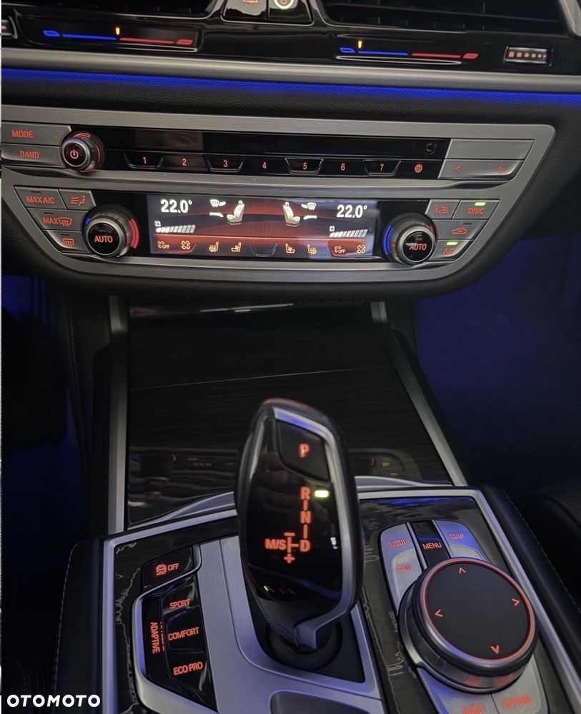 BMW Seria 7 740Li - 23