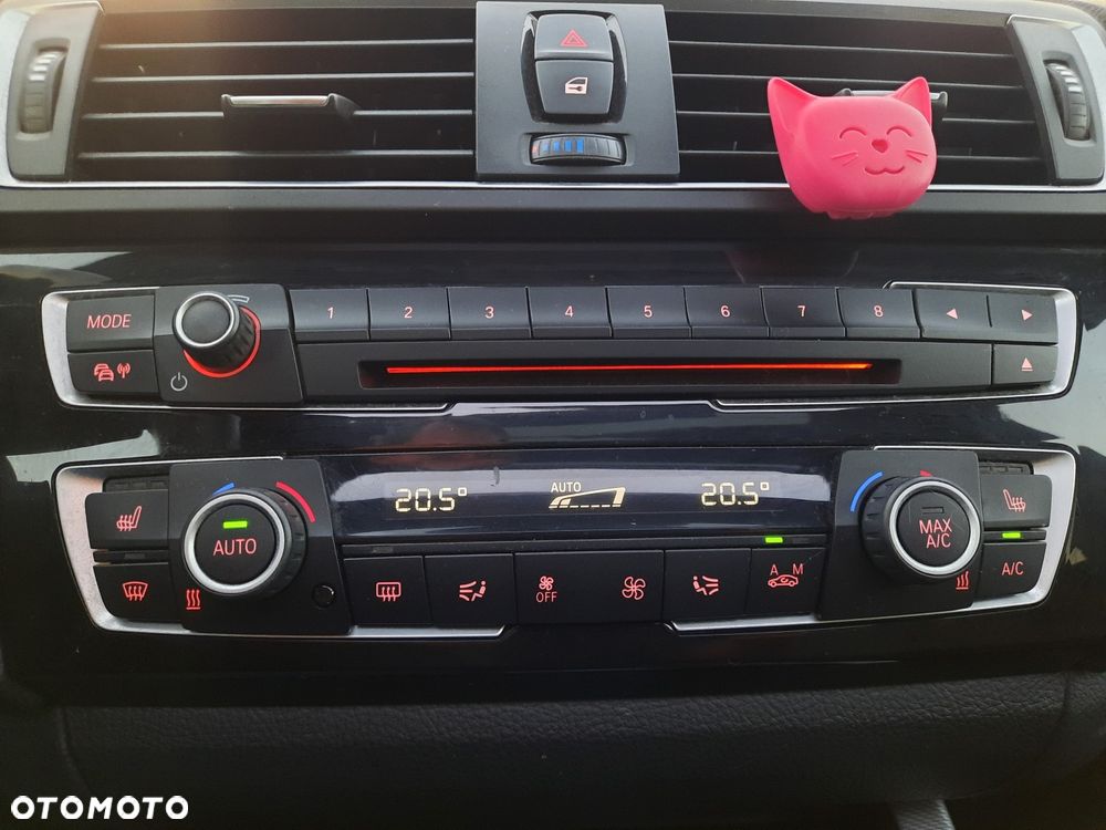 BMW Seria 1 120i M Sport - 34