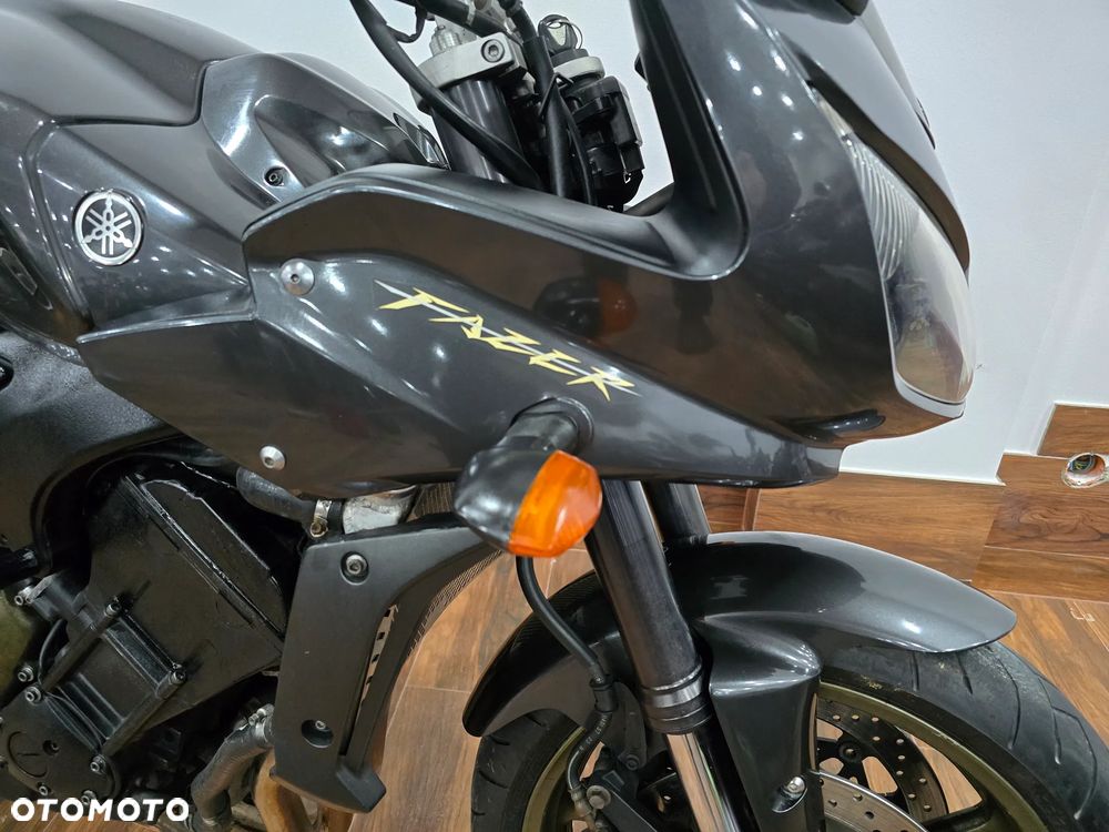 Yamaha FZ - 11