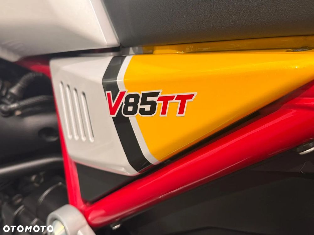 Moto Guzzi V85 - 9