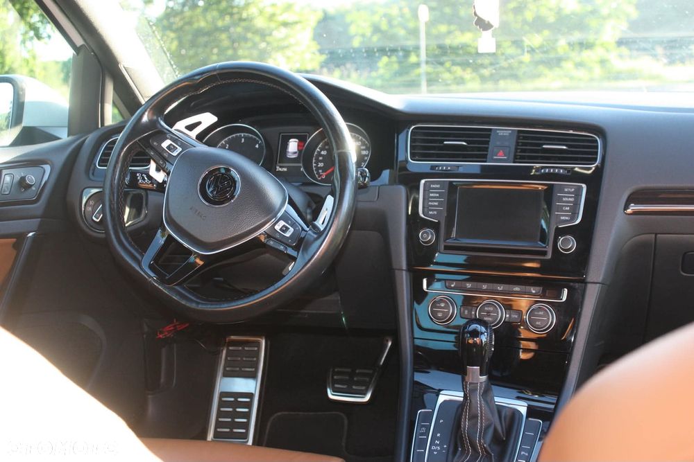 Volkswagen Golf - 5