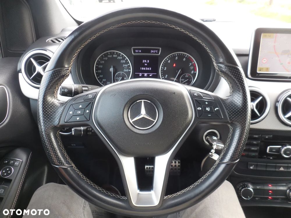 Mercedes-Benz Klasa B 180 BlueEFFICIENCY Edition - 20