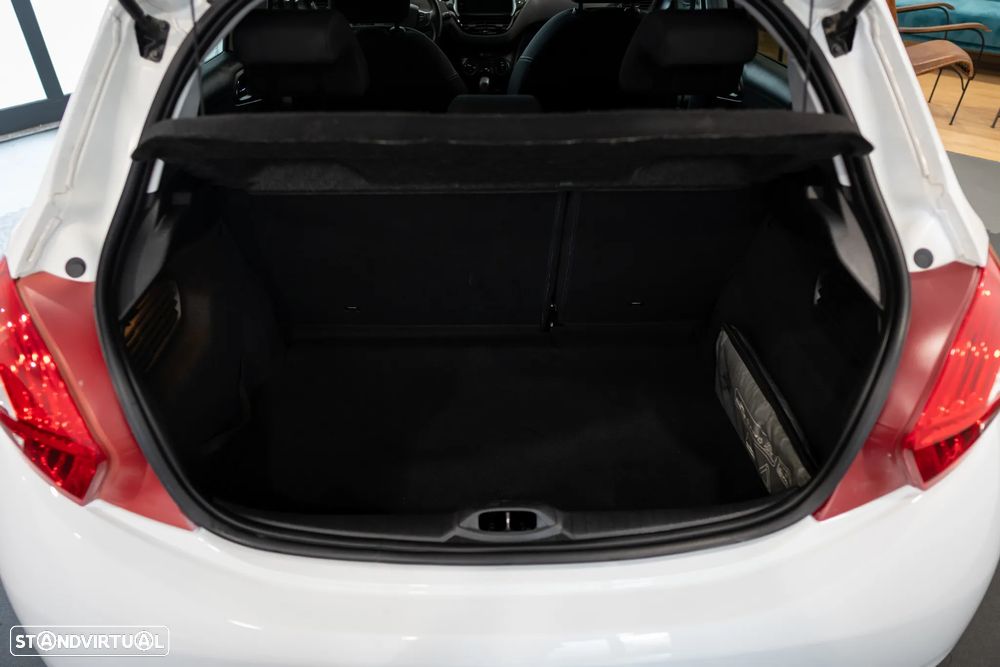 Peugeot 208 1.2 VTi SE Style - 9