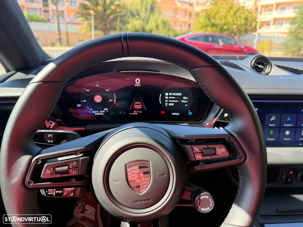 Porsche Macan Electric Turbo - 11