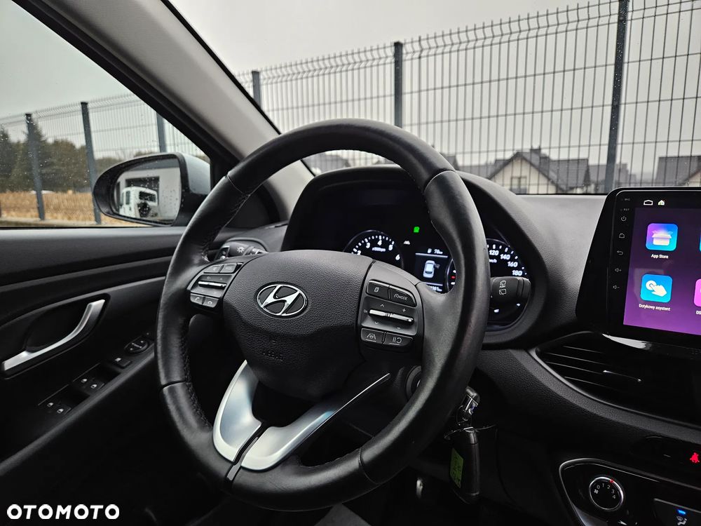 Hyundai i30 1.5 DPI Classic + - 13