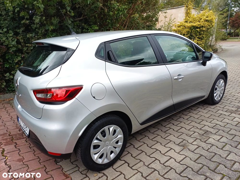 Renault Clio 1.2 16V 75 TomTom Edition - 15