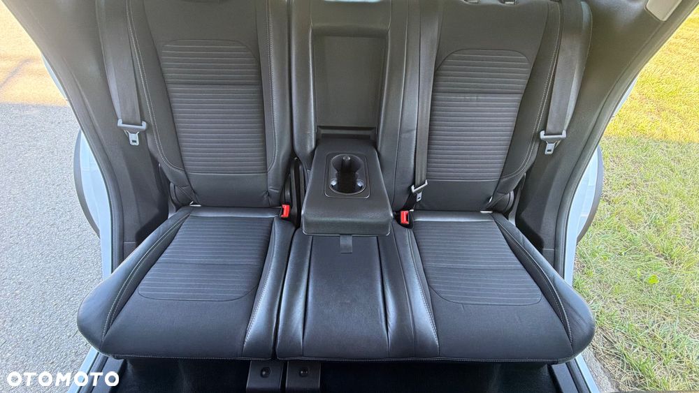 Ford Kuga 2.0 TDCi 2x4 Black & Silver - 32