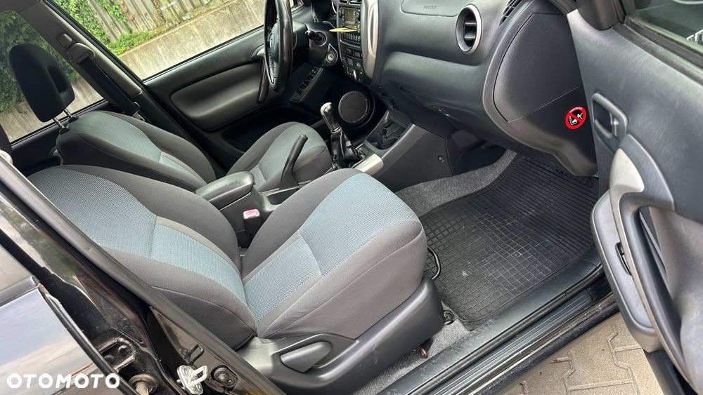 Toyota RAV4 2.0 VVT-i 4x4 - 18