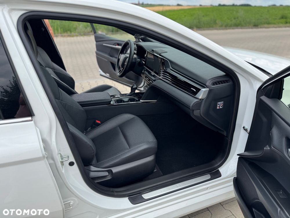Toyota Camry 2.5 Hybrid Dynamic Force Comfort e-CVT - 10