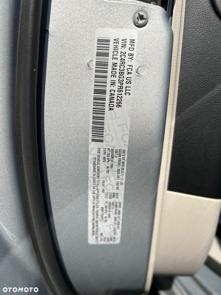 Chrysler Pacifica - 11