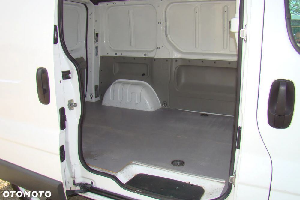 Renault Trafic - 11