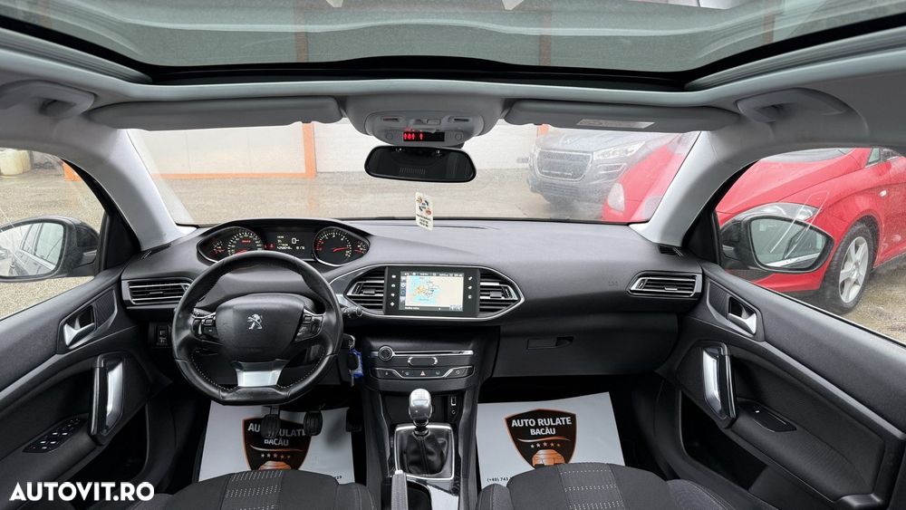 Peugeot 308 - 8