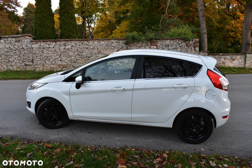 Ford Fiesta 1.0 EcoBoost STart-Stop Titanium - 24