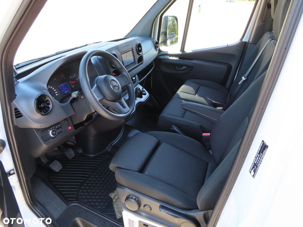 Mercedes-Benz Sprinter 519 CDI 190 KM Chłodnia Winda Załadowcza BÄR 750 Kg Agregat Zasilany Na Postoju 230 V Izoterma ACORD 3500 mm Dł. 6 Euro Palet Rozstaw Osi L2- 3665 mm, DMC 3500 Kg Tylne Koła Bliźniacze WZMACNIANY Stan Wizualny I Techniczny NOWY Tak Jak Z Taśmy Produkcyjnej Gotowy Dostępny OKAZJA POLECAM - 35
