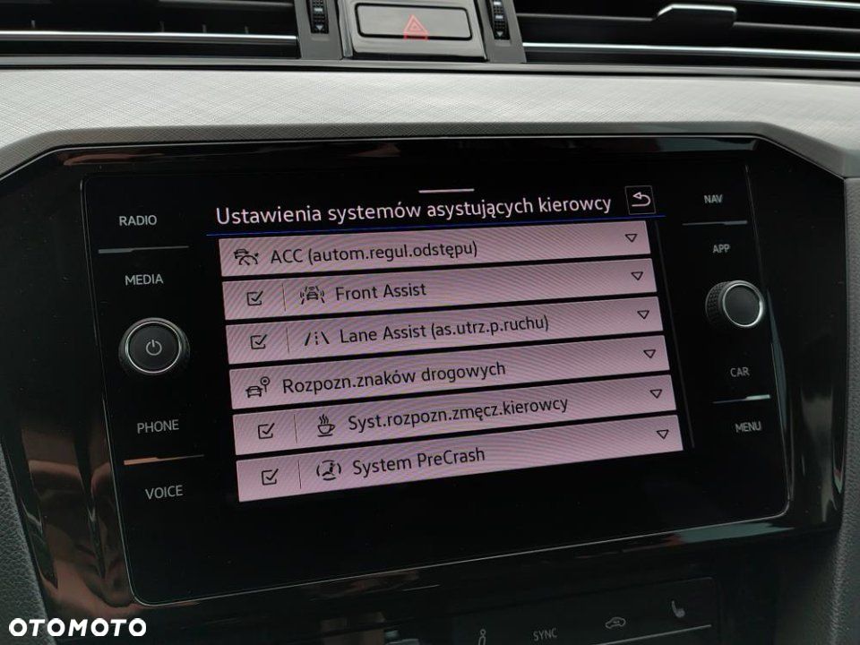 Volkswagen Passat - 35