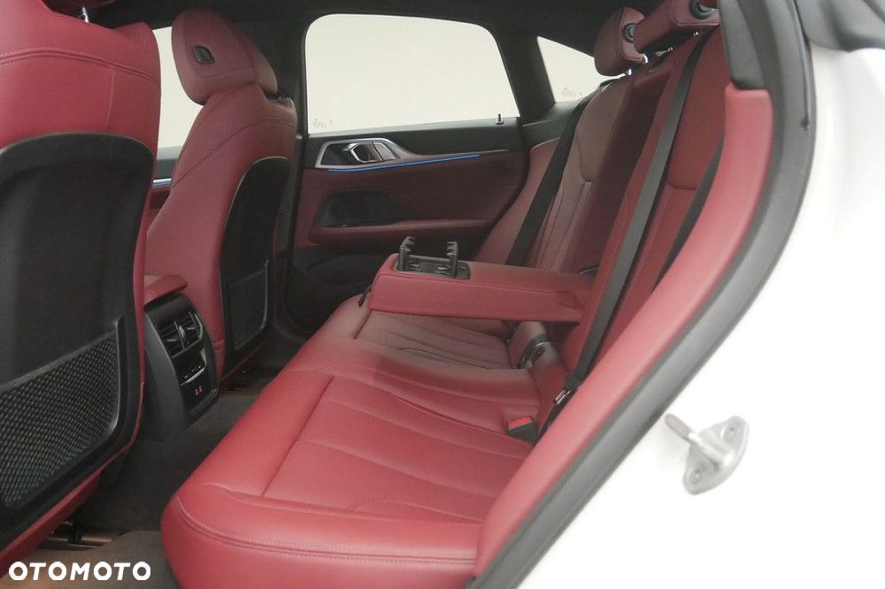 BMW i4 - 15