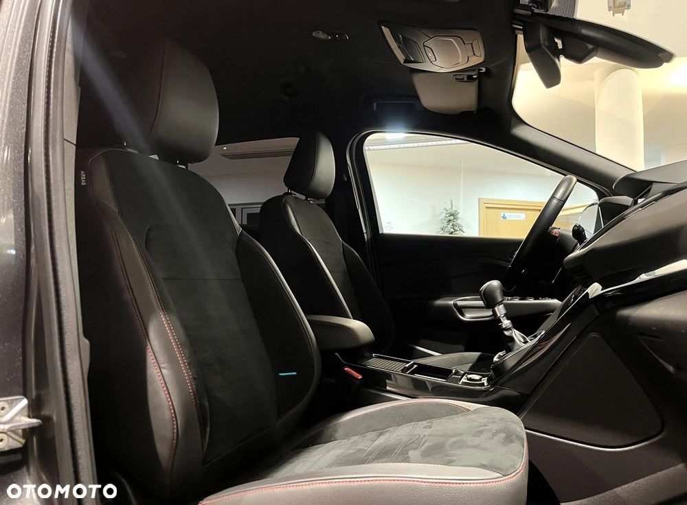 Ford Kuga 2.0 TDCi 4x4 ST-Line - 23