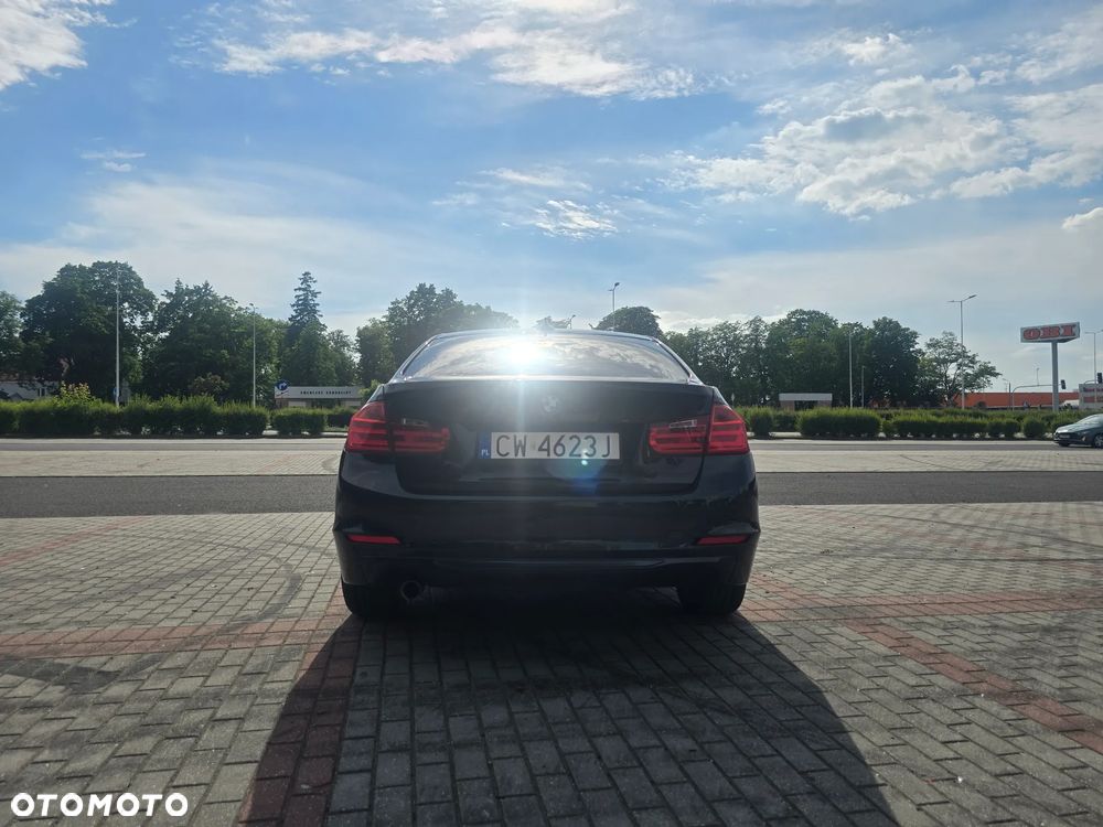 BMW Seria 3 318d DPF Edition Sport - 7