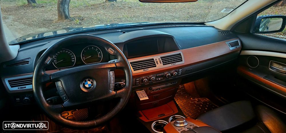 BMW 740 Li - 7