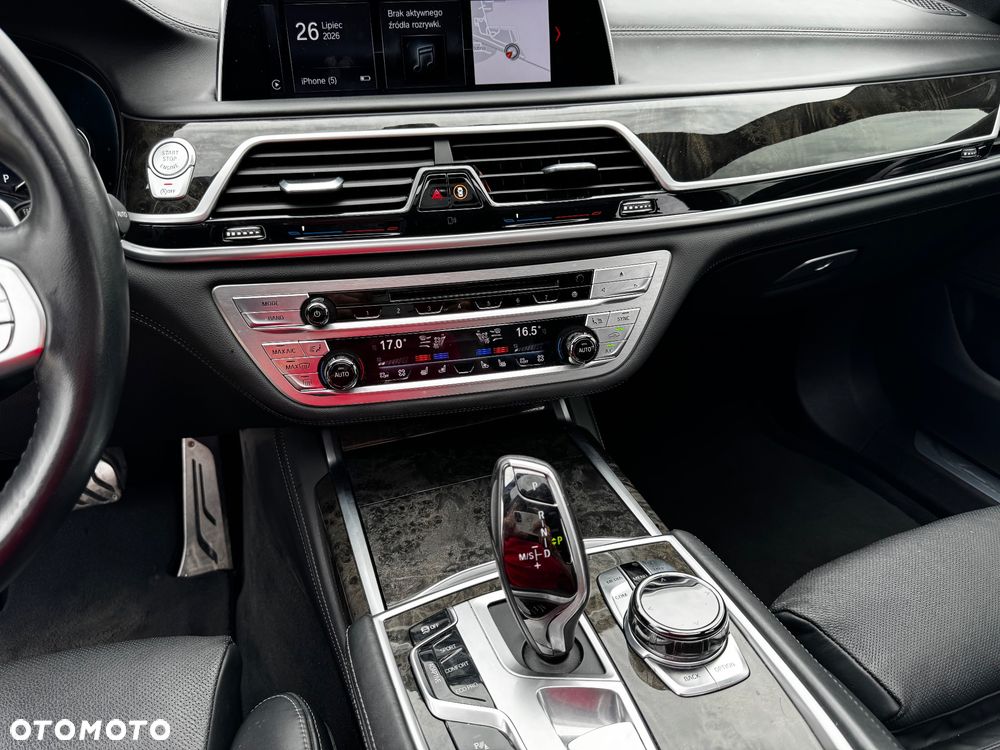BMW Seria 7 750i - 13