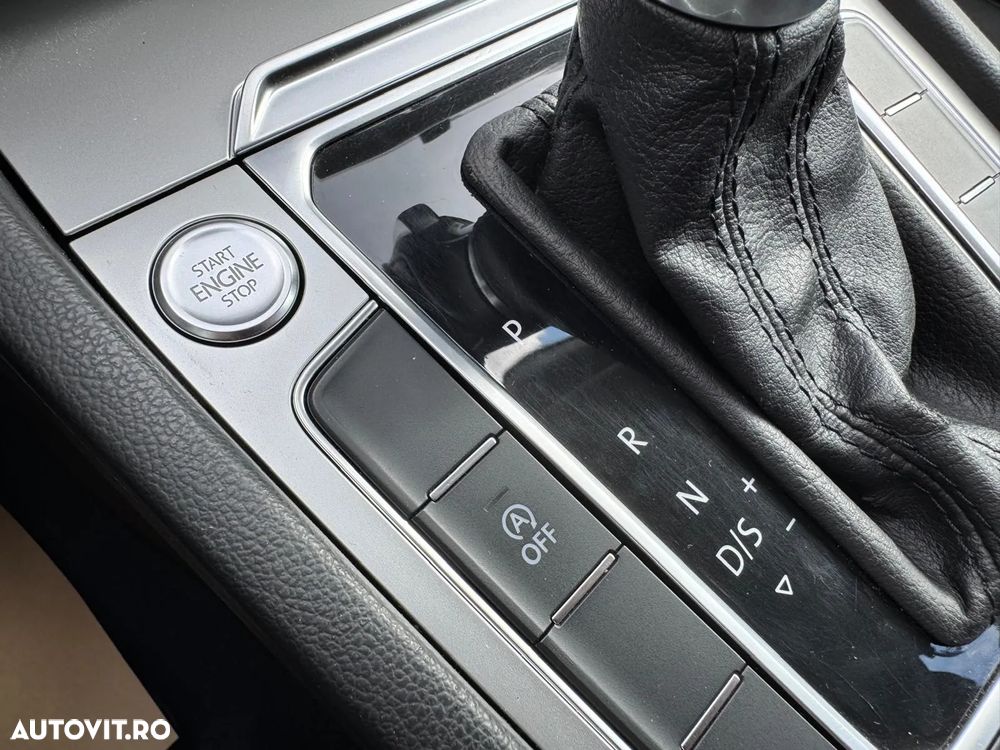 Volkswagen Passat - 33