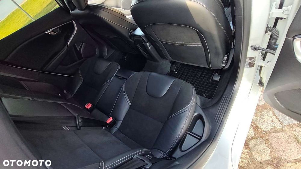 Volvo V40 - 20