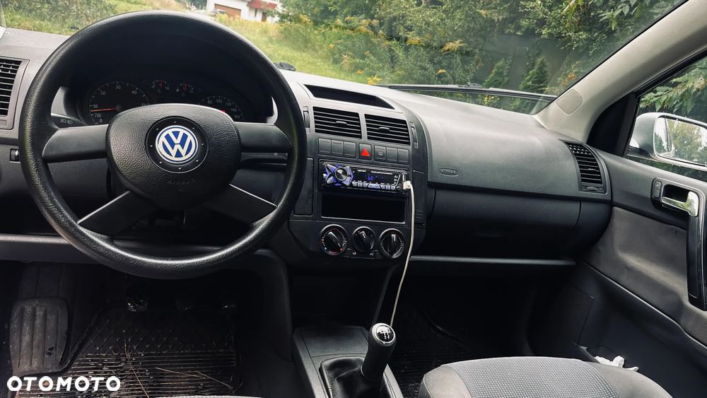Volkswagen Polo 1.4 16V Comfortline - 8
