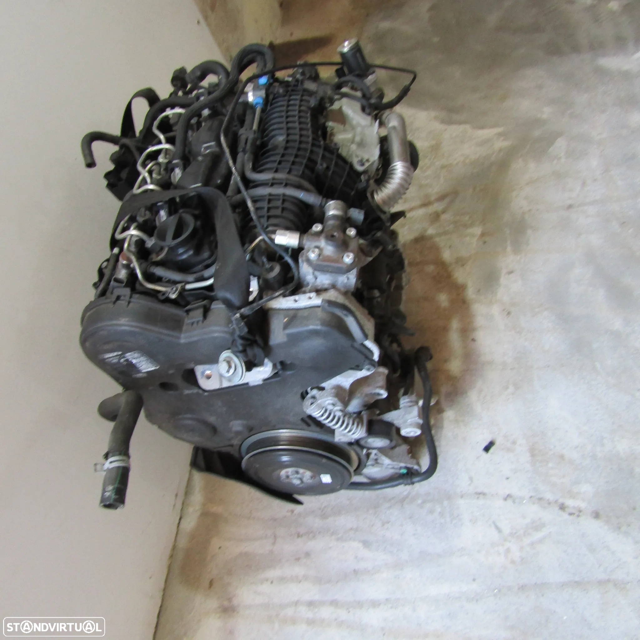 Motor Volvo 2.0 diesel com referencia D4204T16 - 2
