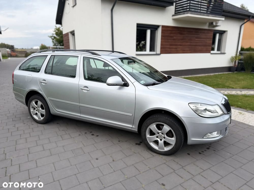 Skoda Octavia 2011 photo 3