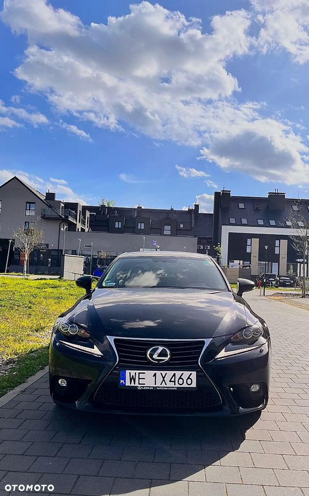 Lexus IS 200t Elite - 2