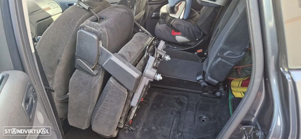 Ford Focus C-Max 1.6 TDCi Ghia - 25