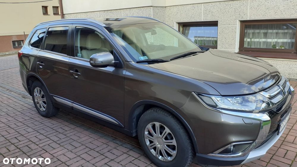 Mitsubishi Outlander 2.0 Instyle Navi 4WD CVT - 7