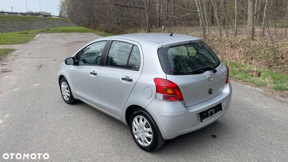 Toyota Yaris 1.33 Luna - 4