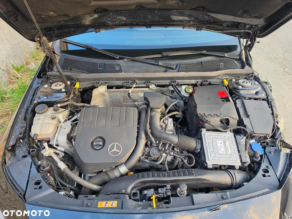 Mercedes-Benz CLA 180 AMG Line - 28