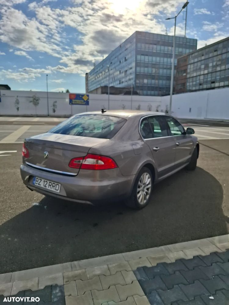 Skoda Superb 2.0 TDI DSG Elegance - 5