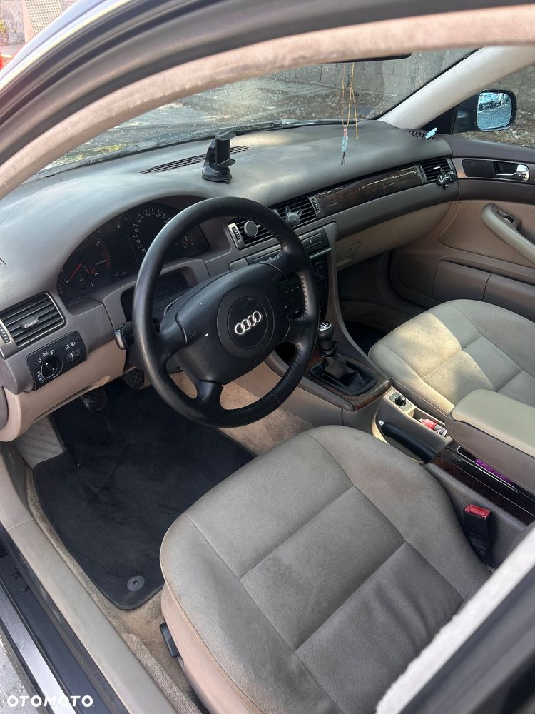 Audi A6 Limousine 2.4 - 10