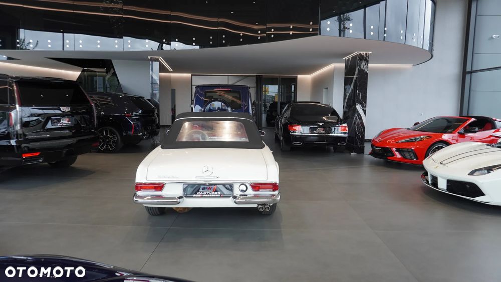 Mercedes-Benz SL - 17