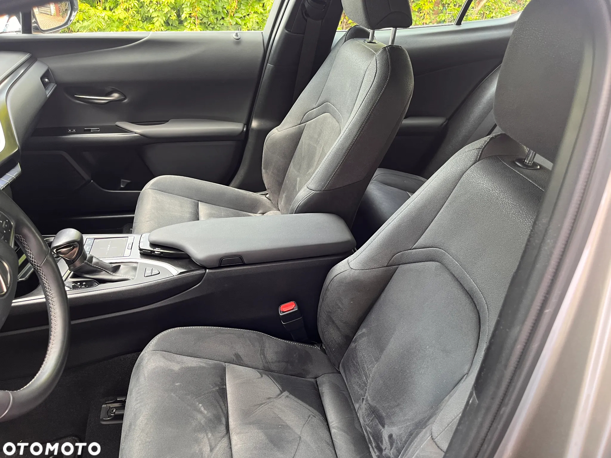 Lexus UX 250h GPF Business 2WD - 9