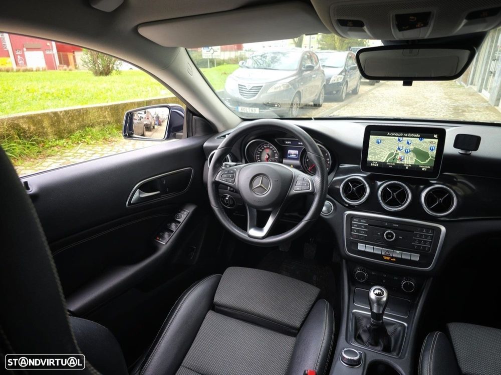 Mercedes-Benz CLA 180 d Shooting Brake - 15