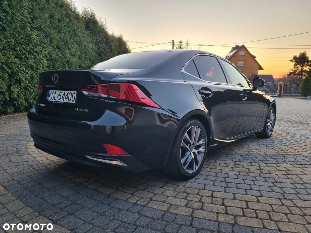 Lexus IS Business Edition - 4