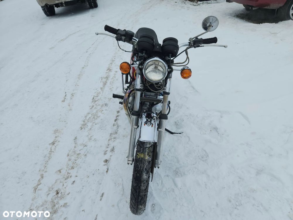 Triumph Bonneville - 4