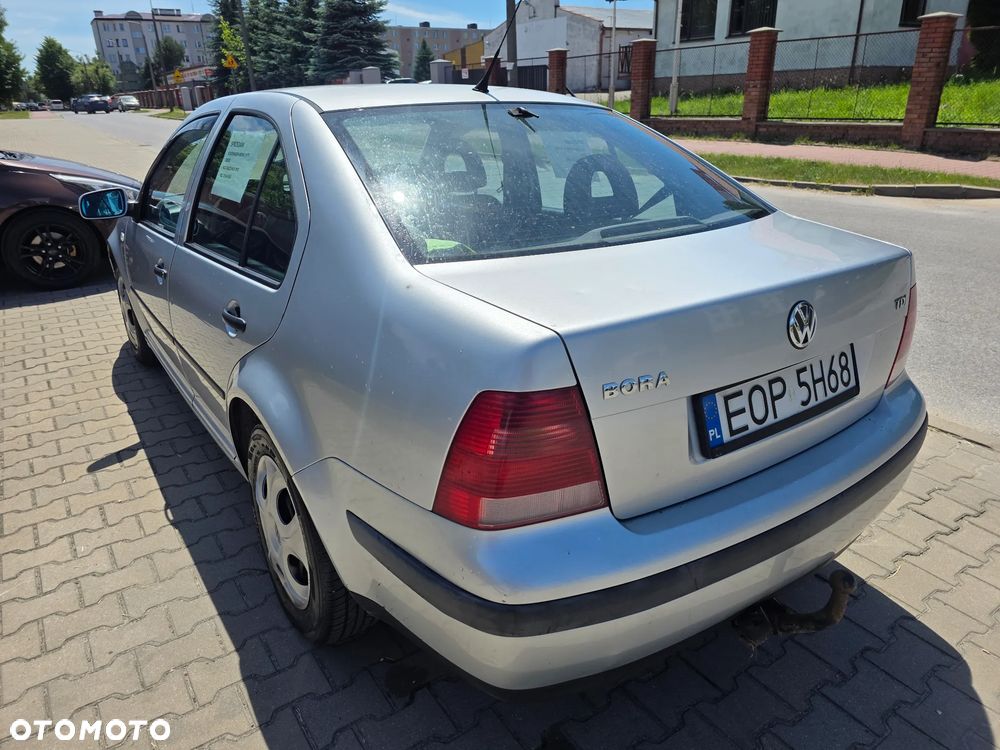 Volkswagen Bora 1.9 TDI Comfortline - 10