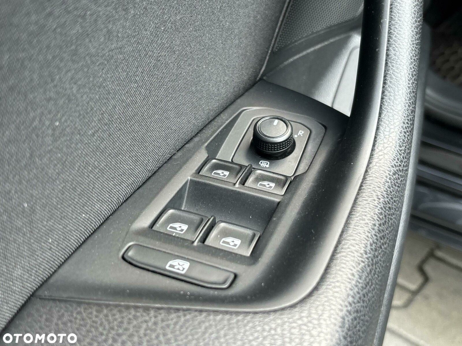 Volkswagen Passat - 11