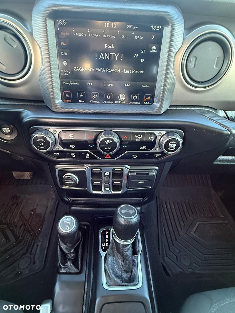 Jeep Wrangler - 26