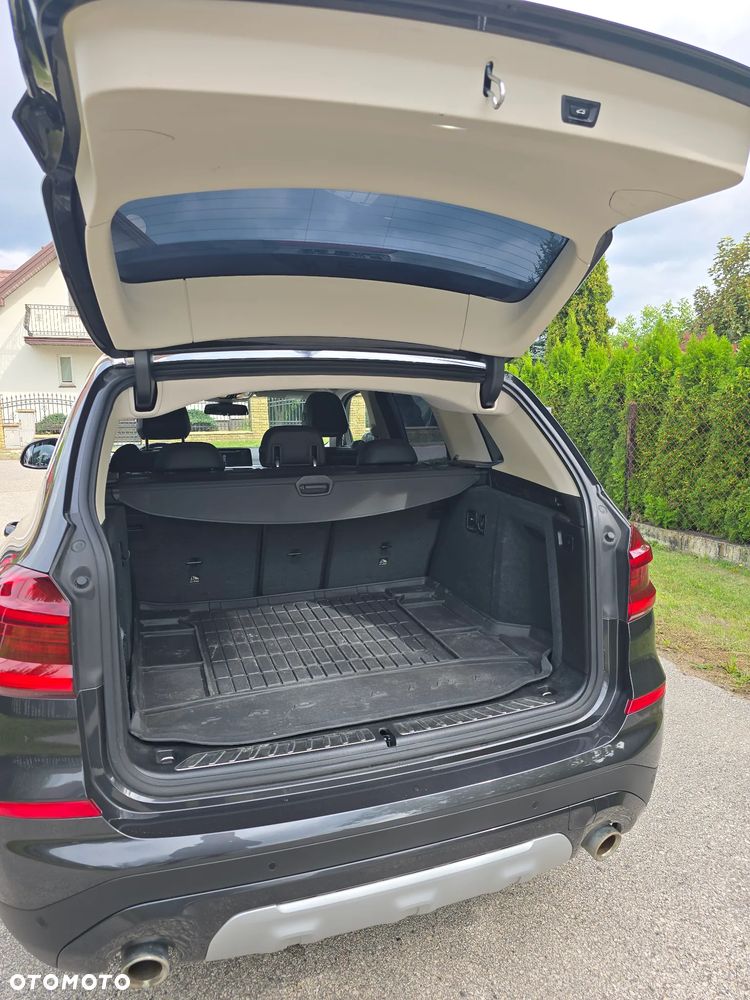 BMW X3 xDrive20i Luxury Line - 19
