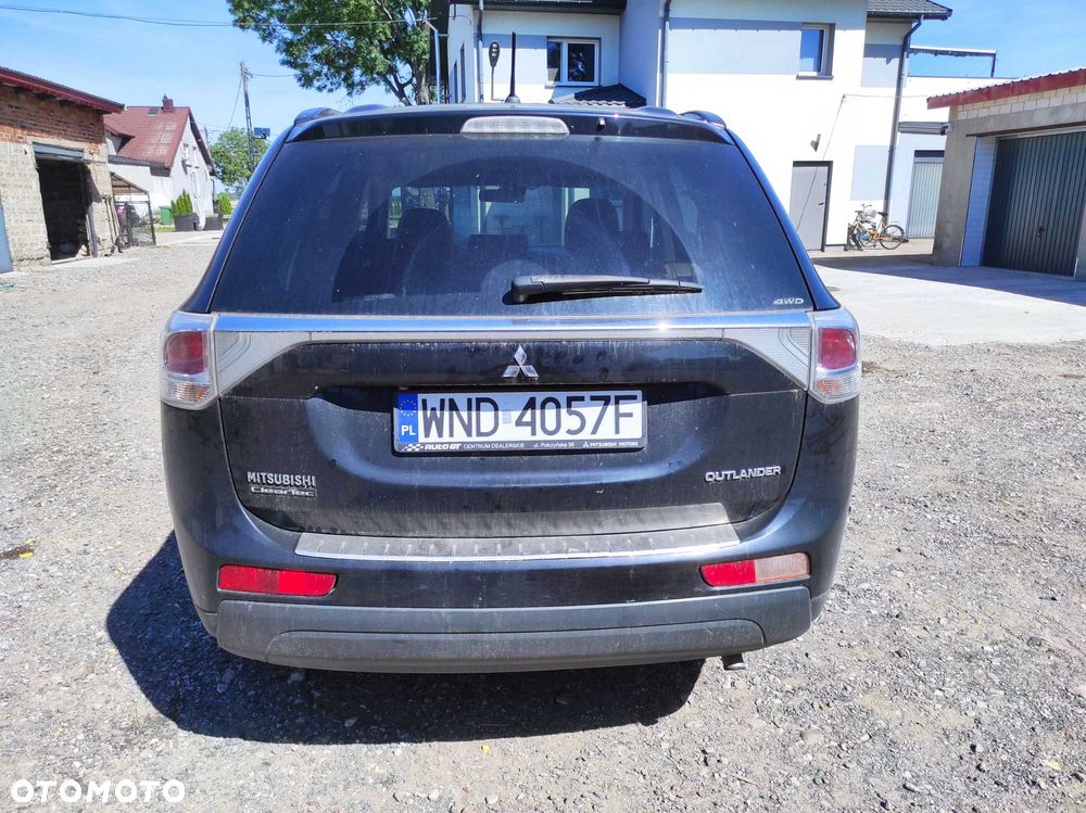 Mitsubishi Outlander - 4