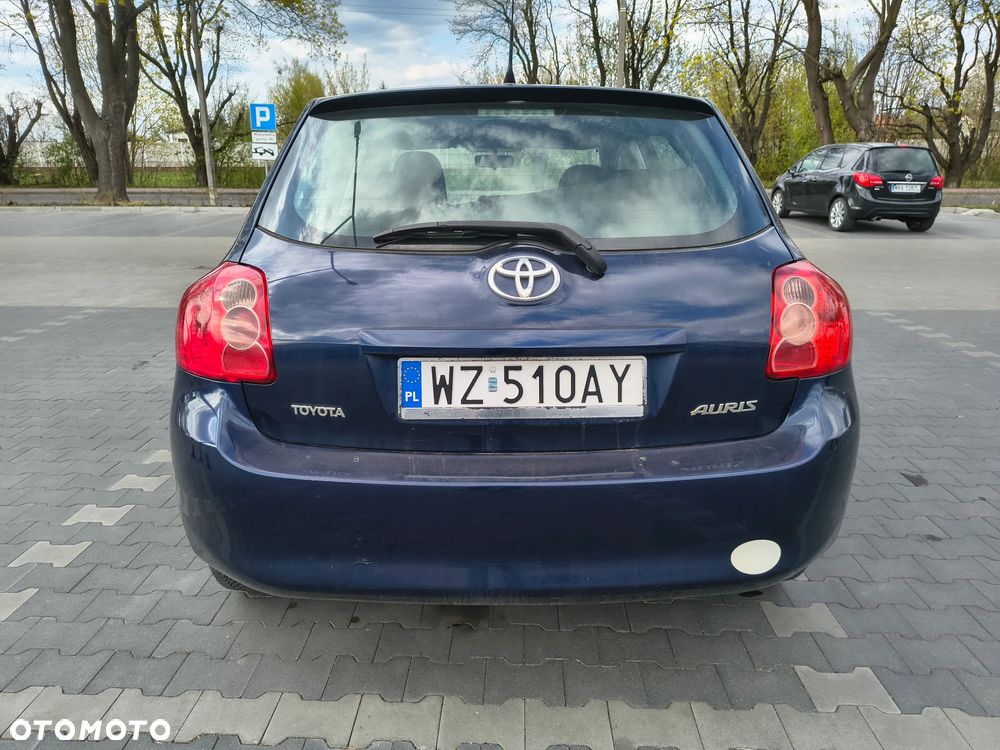 Toyota Auris 1.4 VVT-i Terra - 9