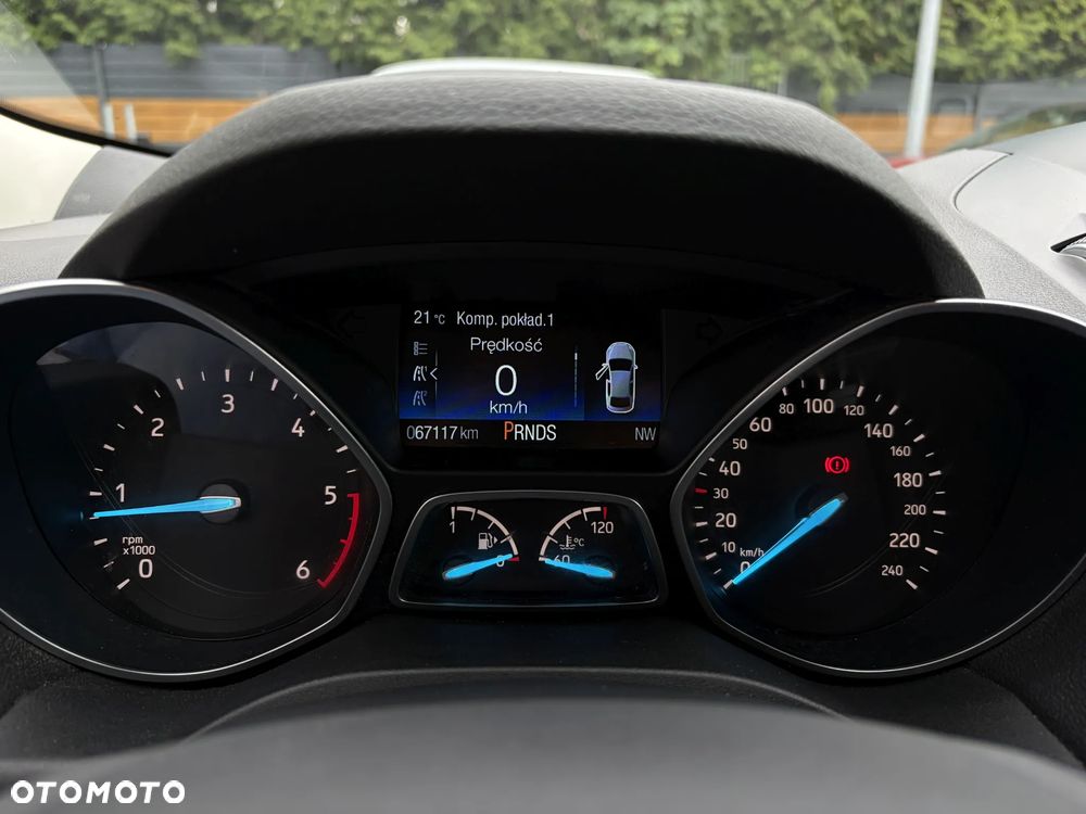 Ford Kuga 2.0 TDCi 2x4 Titanium - 21